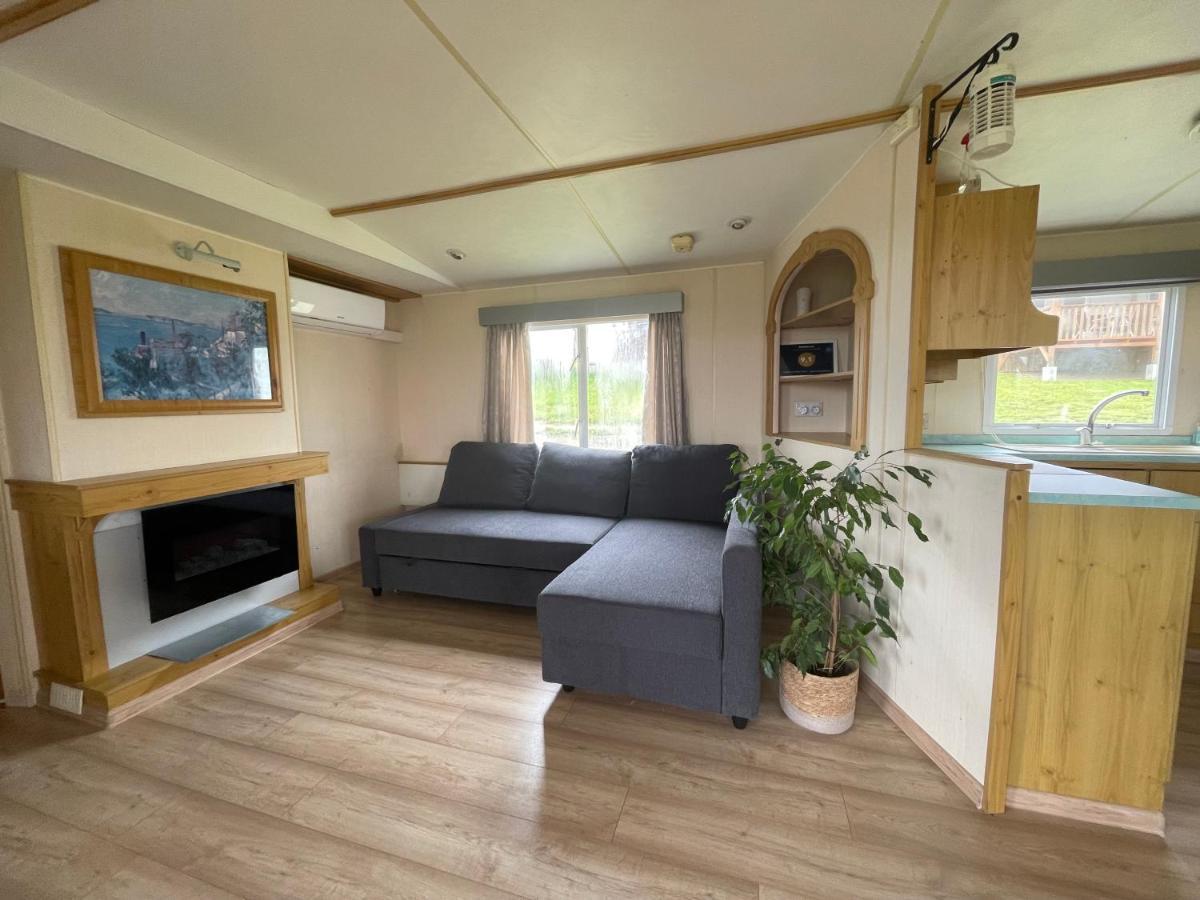 Mobilheim Atlas Villa V. - Vyrovicka Prehrada Znojmo Luaran gambar